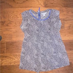 Black and white motherhood maternity top with zipper